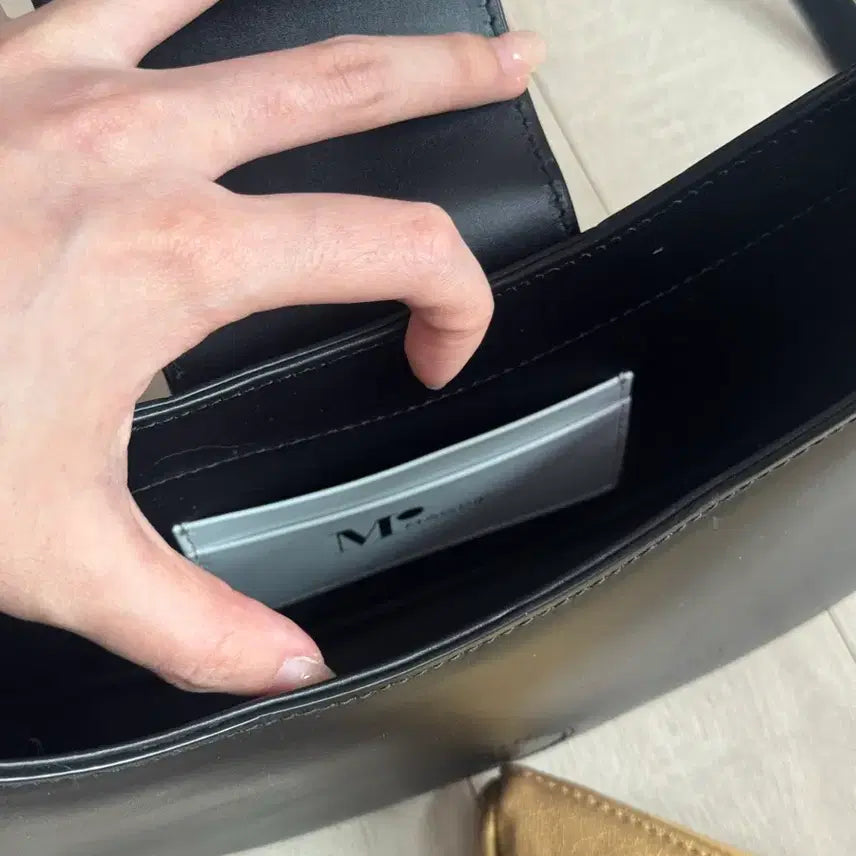 [BUNJANG] Macpie Shoulder Bag / 맥파이 숄더백