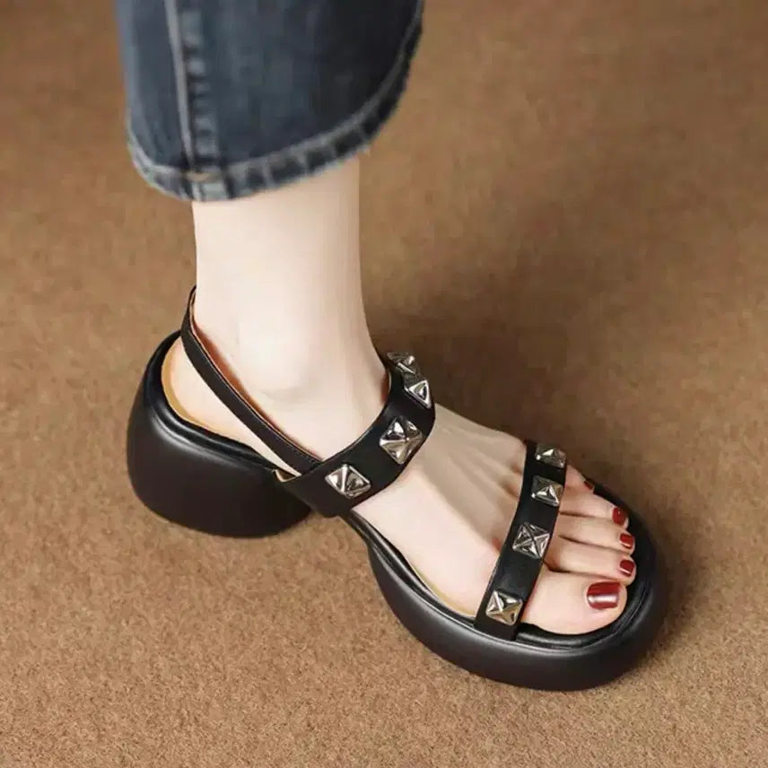 [BUNJANG] Studded Platform Sandals - Black / 225 스터드 장식 블랙 통굽 샌들 키높이 샌들