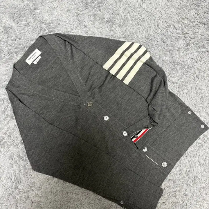 [SOLD OUT] 톰브라운 4선 완장 메리노 올 가디건