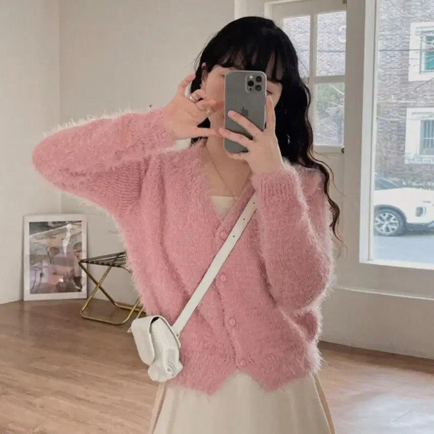 [BUNJANG] VIBLV Pink Faux Fur Cardigan / 핑크 플러브이넥 퍼 가디건 빈블