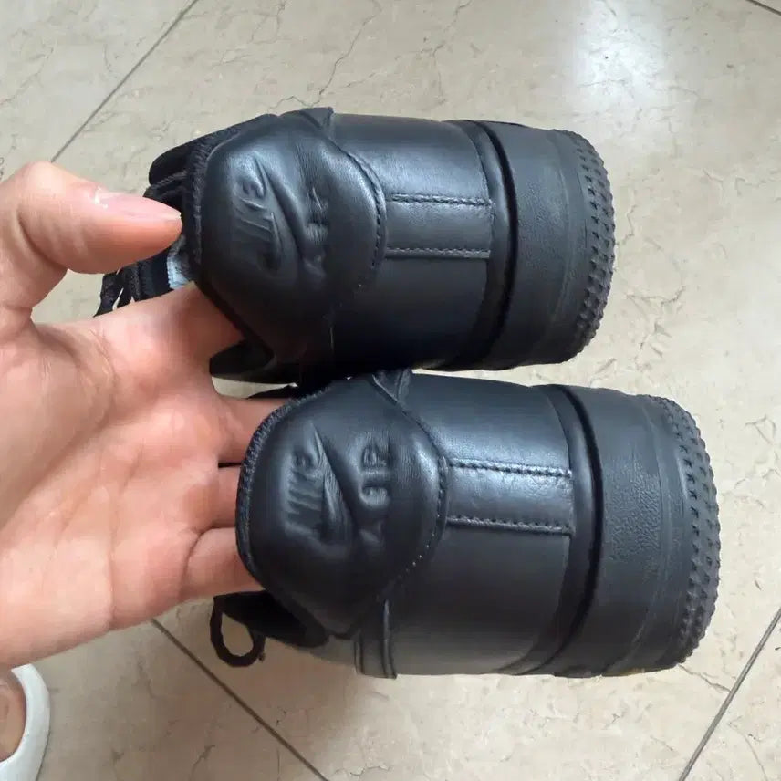 [SOLD OUT] 나이키 고어텍스 비브람 에어퍼스 1 블랙 290 HV5953-001