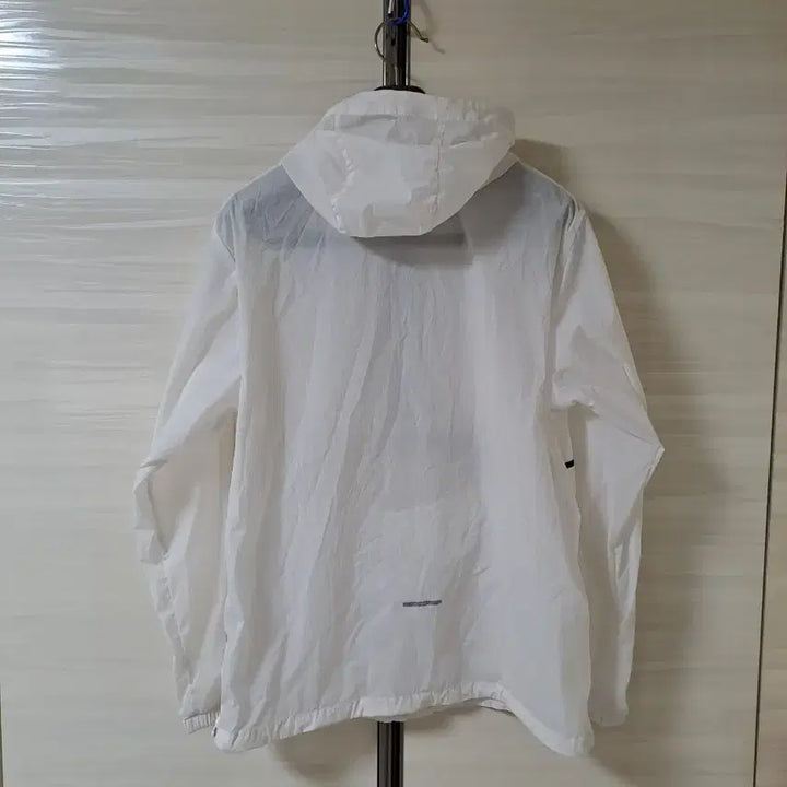 [SOLD OUT] 다이나핏 얇은바람막이 반집업