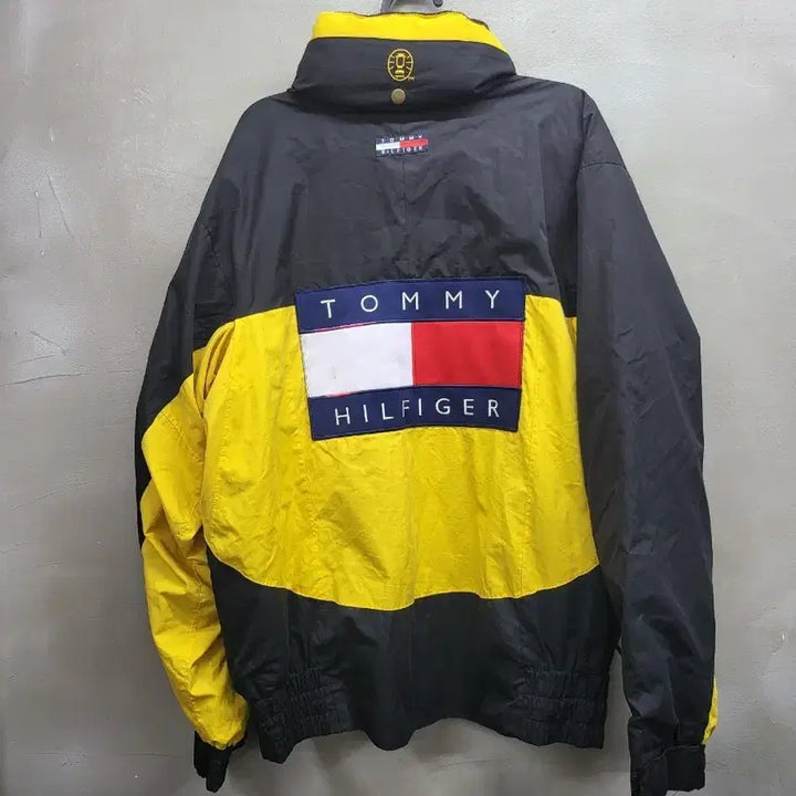 [BUNJANG] Tommy Hilfiger Windbreaker Jacket / 타미힐피거 블랙/옐로우 바람막이 가슴60 기장 75