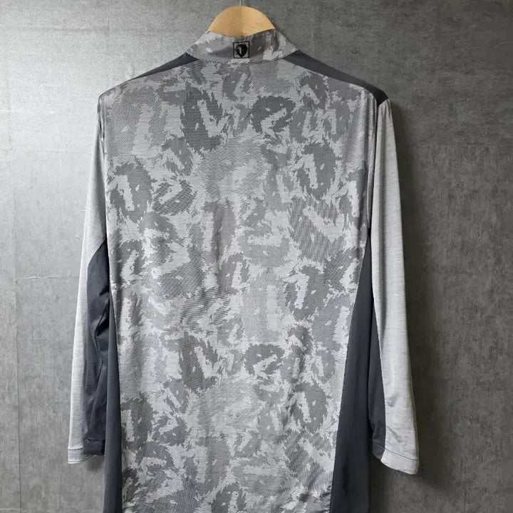 [BUNJANG] Black Yak Gray Camo Half-Neck UV Protection Long Sleeve T-Shirt / 블랙야크 그레이 카모 하프넥 자외선차단 여름용 얇은 긴팔티 사이즈100