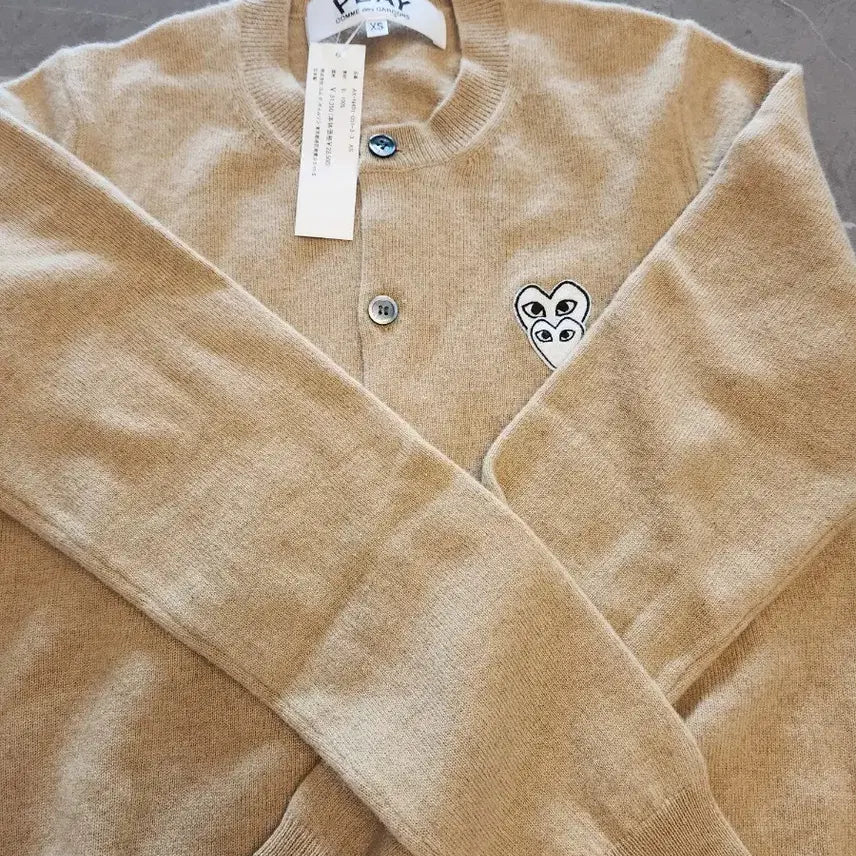 [BUNJANG] Comme des Garcons Play Double Patch Cardigan Beige XS / 꼼데가르송 플레이 가디건 더블 패치 베이지 XS