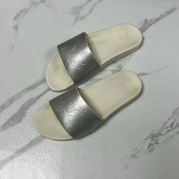 [BUNJANG] Louis Vuitton Waterfront Monogram Slippers / [정품] 260전후 / 루이비통 워터프론트 모노그램 슬리퍼