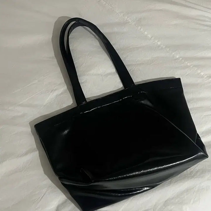 [BUNJANG] Two-O Carry Bag Glossy Black / 택포)투오 캐리백 글로시블랙