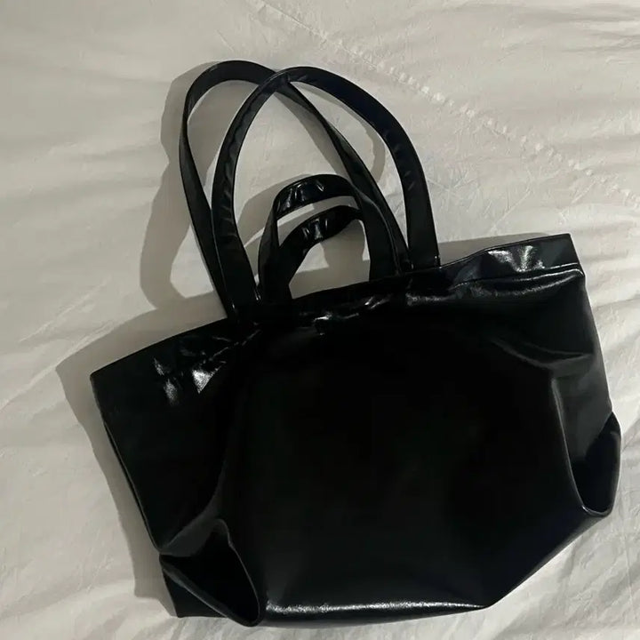 [BUNJANG] Two-O Carry Bag Glossy Black / 택포)투오 캐리백 글로시블랙