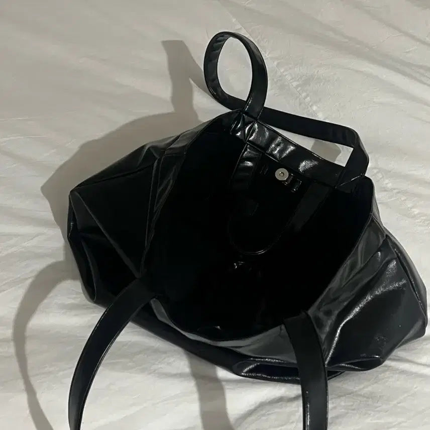 [BUNJANG] Two-O Carry Bag Glossy Black / 택포)투오 캐리백 글로시블랙