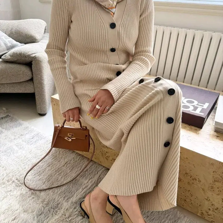 [BUNJANG] Kiri V-Neck Maxi Knit Dress - Beige / 케이리 브이넥 맥시 니트 원피스 - 베이지