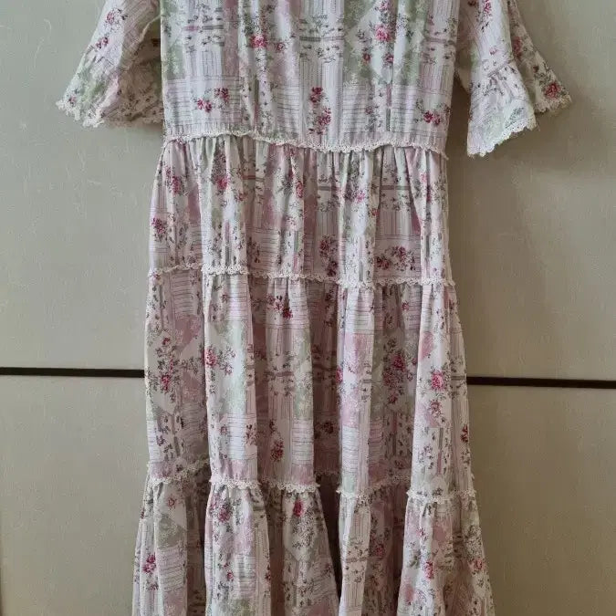 [BUNJANG] Floral Print Lace Tiered Dress / 플라워 프린트 레이스 캉캉 원피스