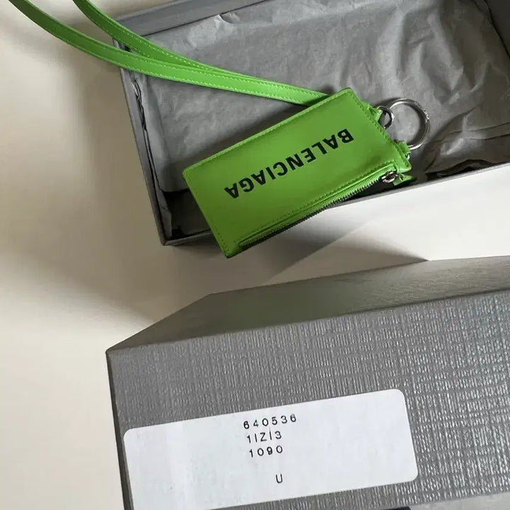 [BUNJANG] Balenciaga Card Wallet Strap - Green / 발렌시아가 카드지갑 스트랩 그린 풀박스
