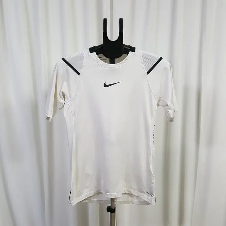 [SOLD OUT] 나이키 프로 에어로어댑트 기능성 반팔티 95 오일장 0331