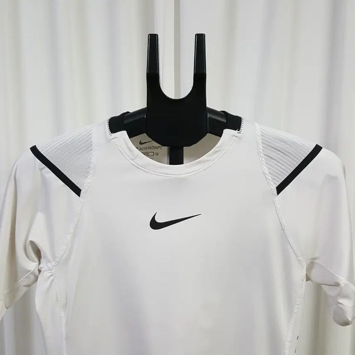 [SOLD OUT] 나이키 프로 에어로어댑트 기능성 반팔티 95 오일장 0331