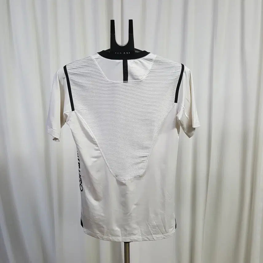 [SOLD OUT] 나이키 프로 에어로어댑트 기능성 반팔티 95 오일장 0331