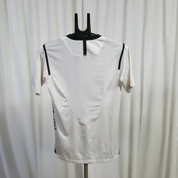 [SOLD OUT] 나이키 프로 에어로어댑트 기능성 반팔티 95 오일장 0331
