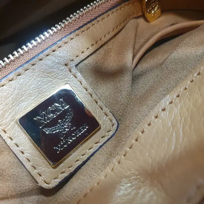 [SOLD OUT] MCM 비세토스숄더백(금장무늬)