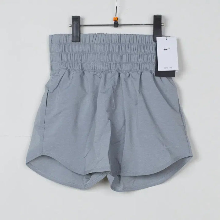 [BUNJANG] Nike One Dri-FIT Mid Rise 3-Inch Shorts / [S]나이키 원 드라이핏 미드 라이즈 3인치 반바지