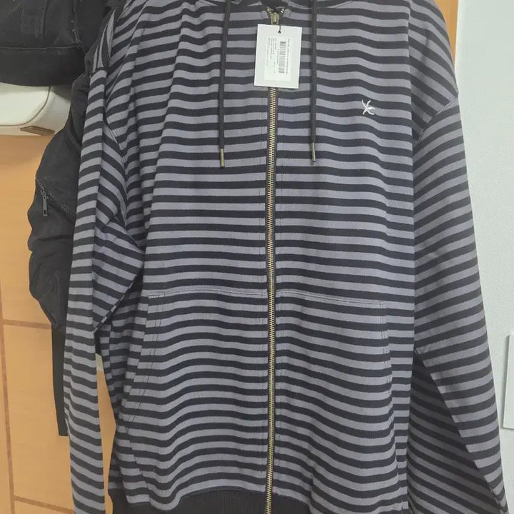 [SOLD OUT] 더콜디스트모먼트 후드집업 차콜 L사이즈 새상품