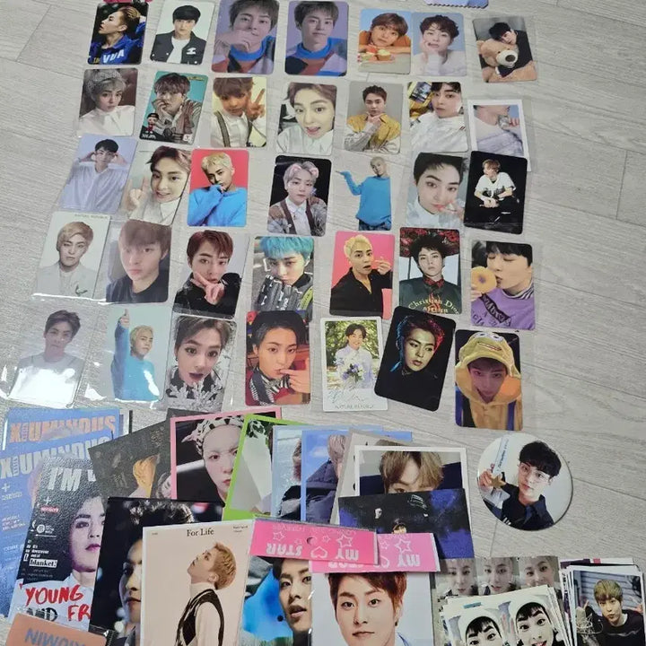 [BUNJANG] EXO Xiumin Photocard &amp; Unofficial Goods Bundle Set / EXO 시우민 포토카드 &amp; 비공굿 모음