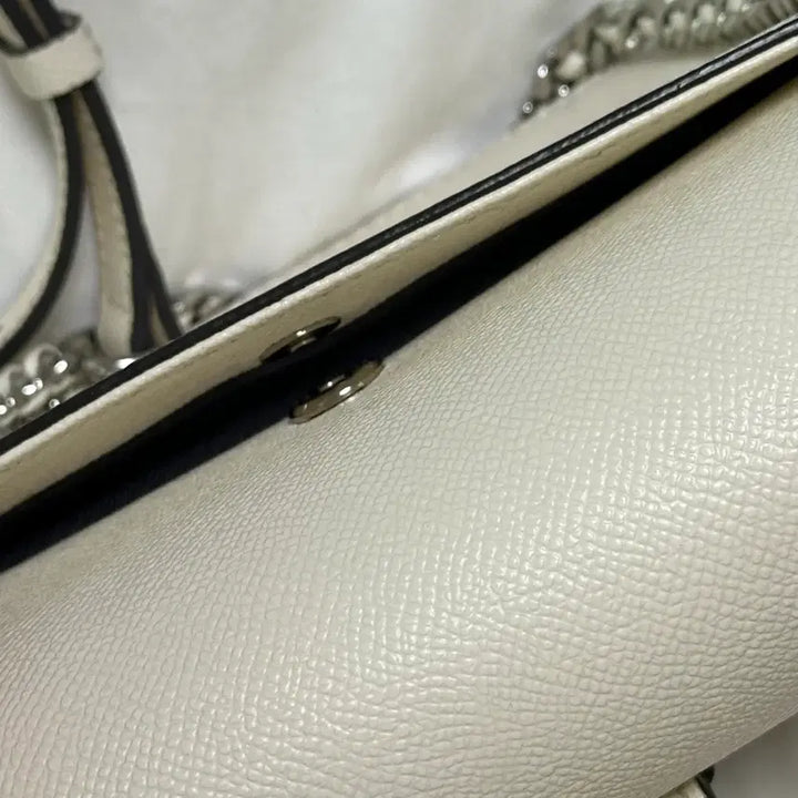 [BUNJANG] Lovecat Ivory Chain Bag Shoulder Crossbody Bag / 러브캣 아이보리 체인백 숄더백 크로스백 /샤르망 실버 은장 화이트 버클백