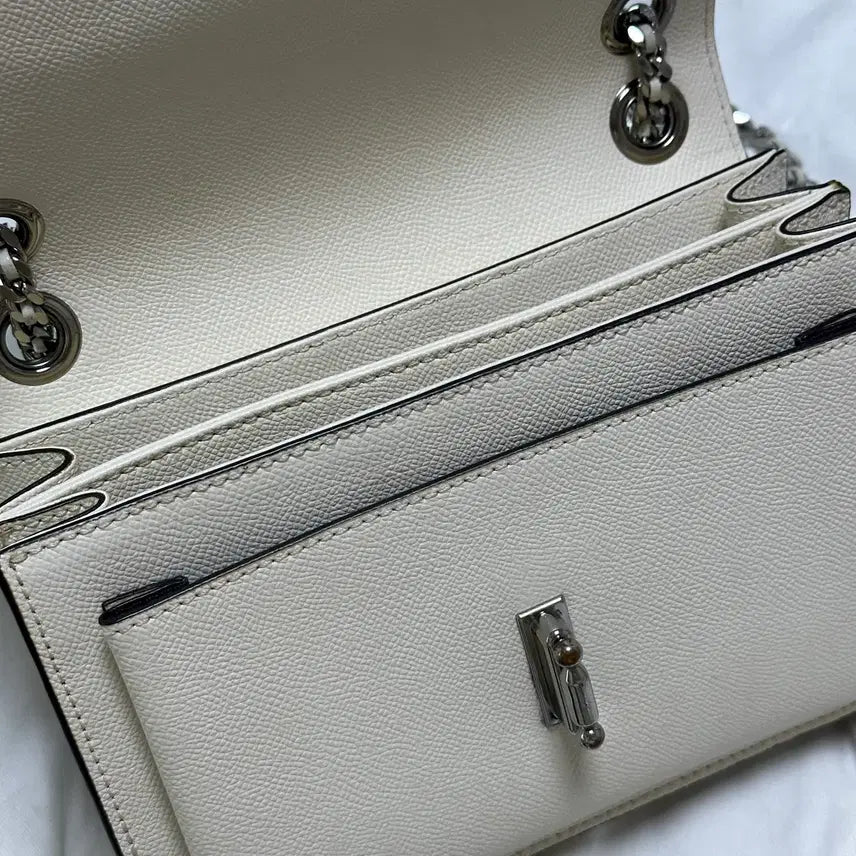 [BUNJANG] Lovecat Ivory Chain Bag Shoulder Crossbody Bag / 러브캣 아이보리 체인백 숄더백 크로스백 /샤르망 실버 은장 화이트 버클백