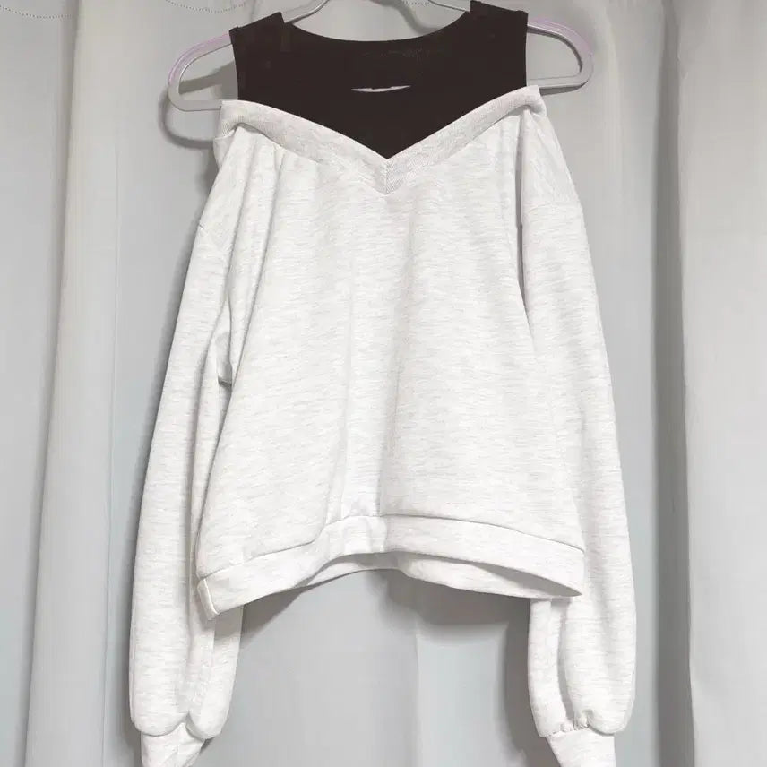 [BUNJANG] Off-the-Shoulder Sweatshirt / 오프숄더 맨투맨