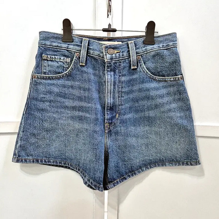[SOLD OUT] 리바이스 데님 쇼츠 여성26