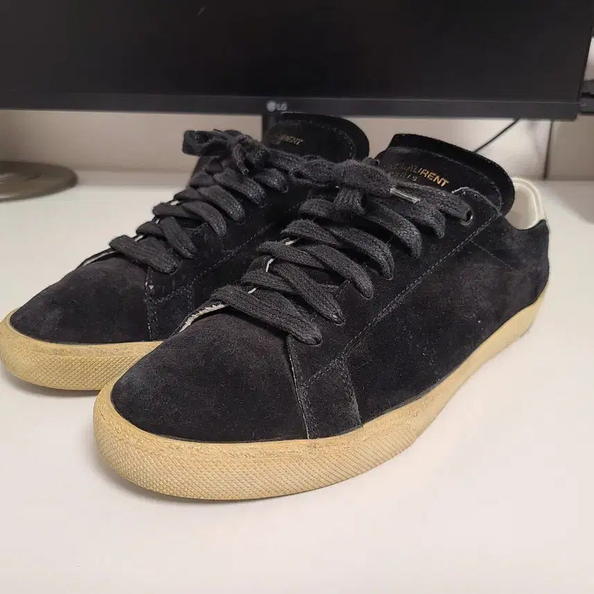 [SOLD OUT] 생로랑 40.5 클래식코트 스웨이드 스니커즈 블랙 정품 260정도