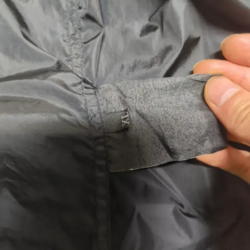 [BUNJANG] Prada Two-Way Nylon Black Hooded Jacket XL / 프라다 투웨이 나일론 블랙 후드 자켓 xl