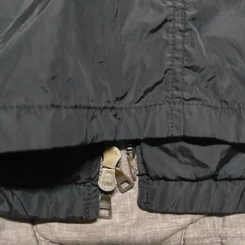 [BUNJANG] Prada Two-Way Nylon Black Hooded Jacket XL / 프라다 투웨이 나일론 블랙 후드 자켓 xl