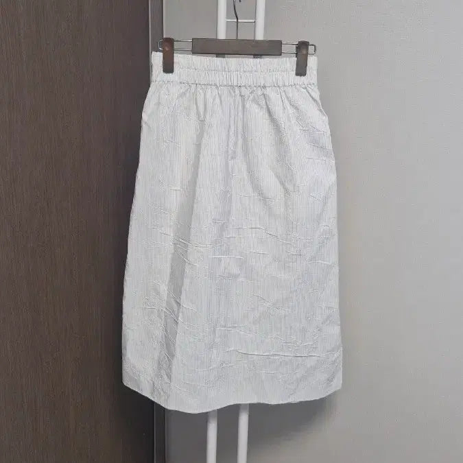 [BUNJANG] COS 32 Size Bouncy Fabric Elastic Waist Skirt / 코스COS (32사이즈) 바스락소재밴딩스커트