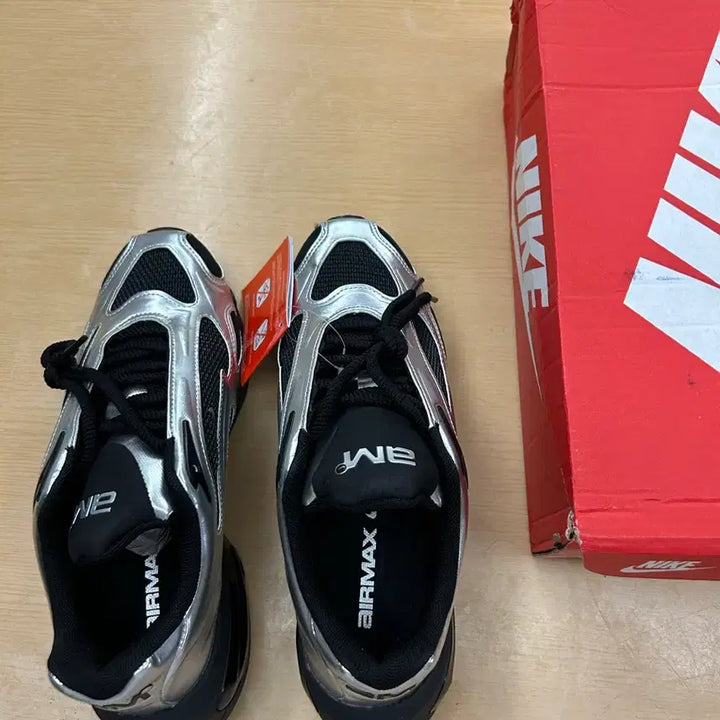 [BUNJANG] Nike Air Max Muse Black and Metallic Silver (New) / (새상품) 250 나이키 에어맥스 뮤즈 블랙 앤 메탈릭 실버