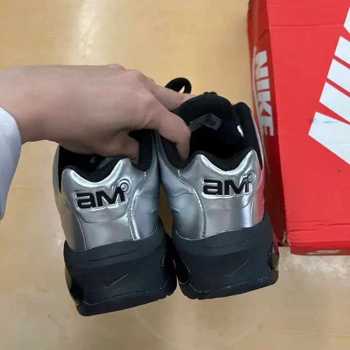 [BUNJANG] Nike Air Max Muse Black and Metallic Silver (New) / (새상품) 250 나이키 에어맥스 뮤즈 블랙 앤 메탈릭 실버