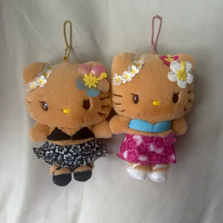 [BUNJANG] Sanrio Tokonatsu Vacation Tanning Kitty Summer Vacation Mascot Keychain / 토코나츠베케이션 태닝 키티 여름방학 마스코트 키링