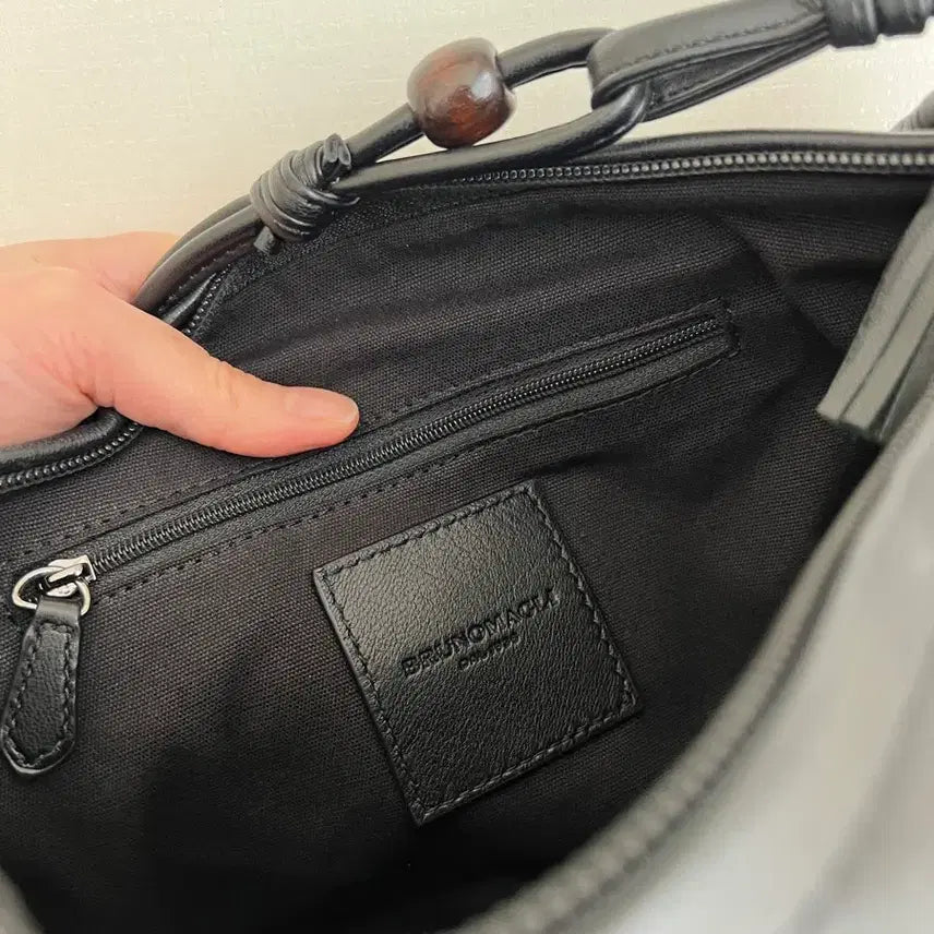 [BUNJANG] Bruno Magli Lambskin Crossbody Bag / 브루노말리 - 양가죽 크로스백