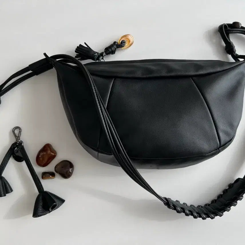 [BUNJANG] Bruno Magli Lambskin Crossbody Bag / 브루노말리 - 양가죽 크로스백