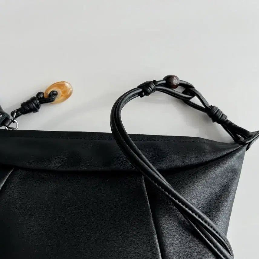 [BUNJANG] Bruno Magli Lambskin Crossbody Bag / 브루노말리 - 양가죽 크로스백