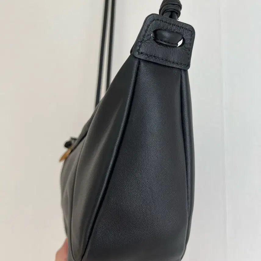 [BUNJANG] Bruno Magli Lambskin Crossbody Bag / 브루노말리 - 양가죽 크로스백