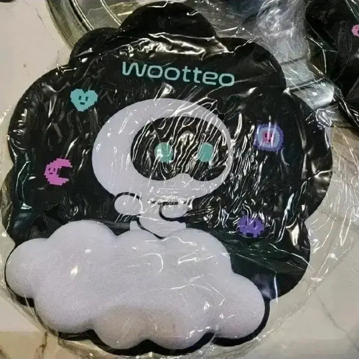 [SOLD OUT] 새상품) bts 진 우떠 손목 받침대 세트 판매합니다