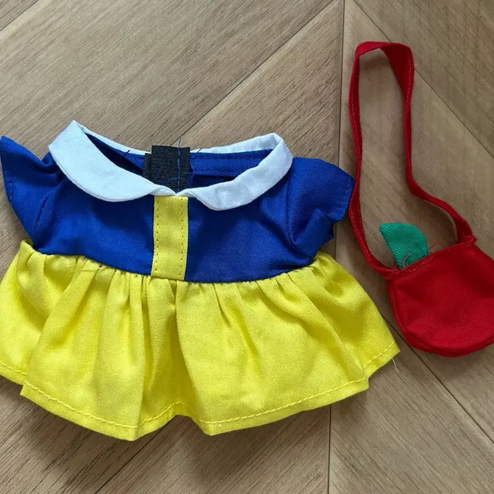 [BUNJANG] 30cm Plush Doll Snow White Costume + Apple Bag Set / 30cm 솜인형 백설공주 옷 + 사과 가방 세트