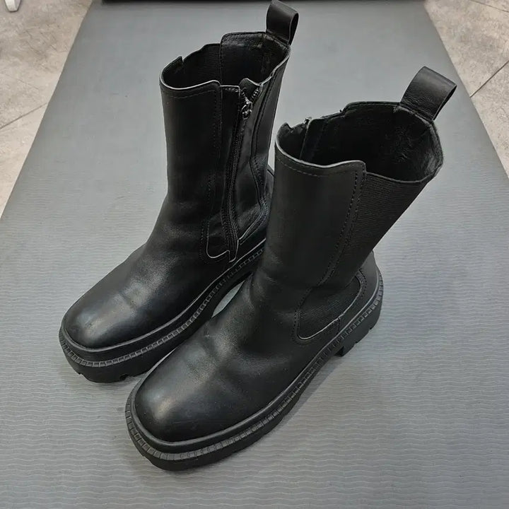 [SOLD OUT] malo 가죽 미들 부츠