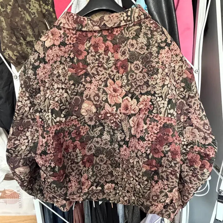 [BUNJANG] AMOMENTO Floral Vintage Pattern Blouson Jacket / 아모멘토 AMOMENTO 플라워 빈티지 패턴 블루종 자켓