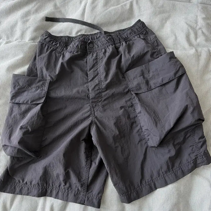 [BUNJANG] Uniqlo U Nylon Cargo Pants Black M / 유니클로 U 나일론 카고 팬츠 블랙 M