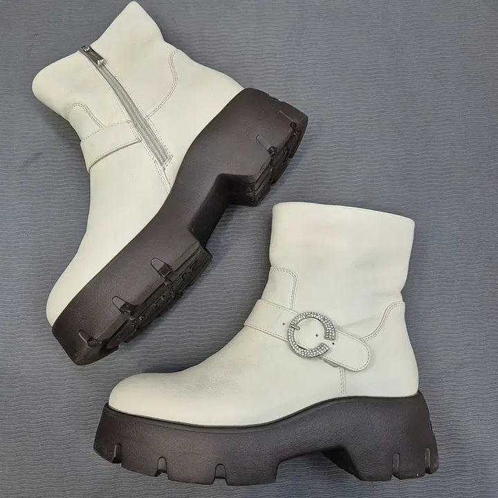 [SOLD OUT] 시슬리 큐빅 버클 장식 부츠