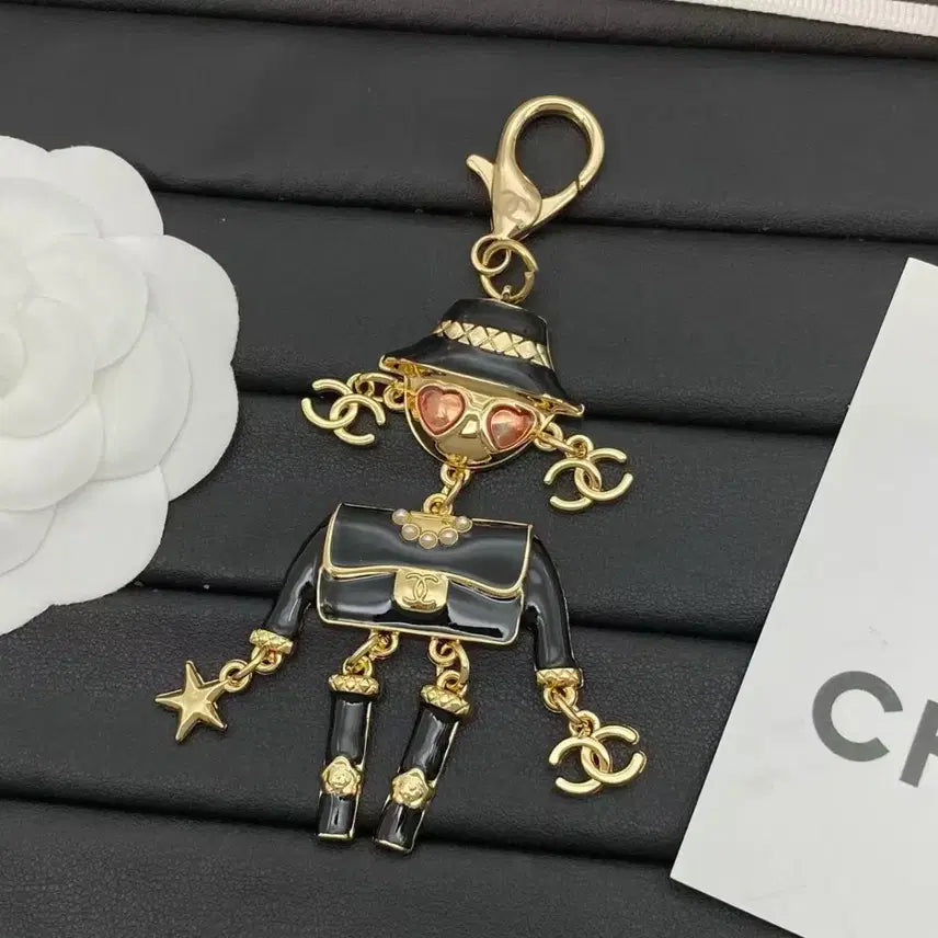 [SOLD OUT] 샤넬 외계인 로봇 키링 키홀더 차 키링 가방 액세서리