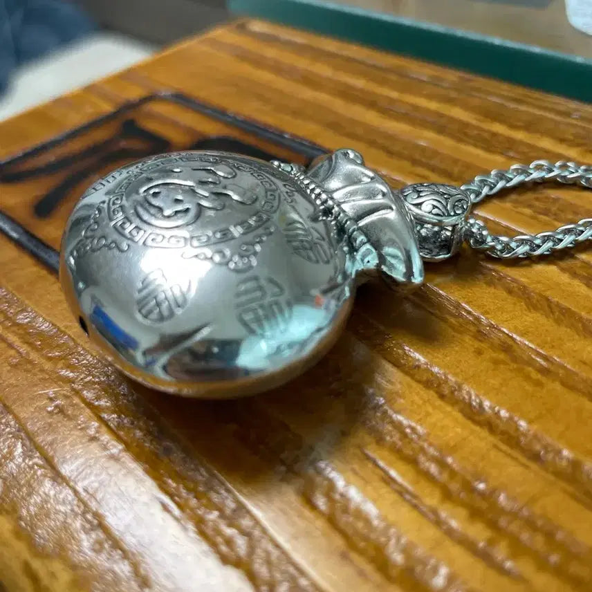 [BUNJANG] Buddha Lucky Pouch Necklace for Health, Fortune, and Happiness / 부처님 행운의 복주머니 목걸이 건강 행운 행복 좋은의미 목걸이