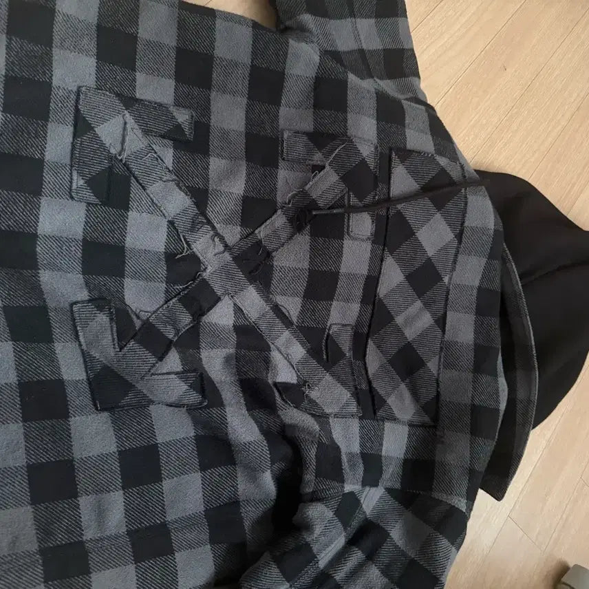 [BUNJANG] Off-White Check Hooded Padded Jacket / 오프화이크 체크 후드 자켓 패딩