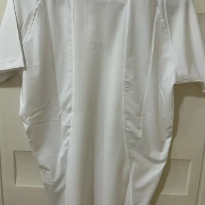 [SOLD OUT] UFC 머슬핏 기능성 반팔 티셔츠