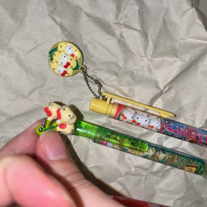 [BUNJANG] Kitty Bundle Set of Vintage Ballpoint Pens and Pencils / 일괄)만두교자키티/세쌍둥이키티/양파키티/고전키티볼펜/고전키티샤프/킽스